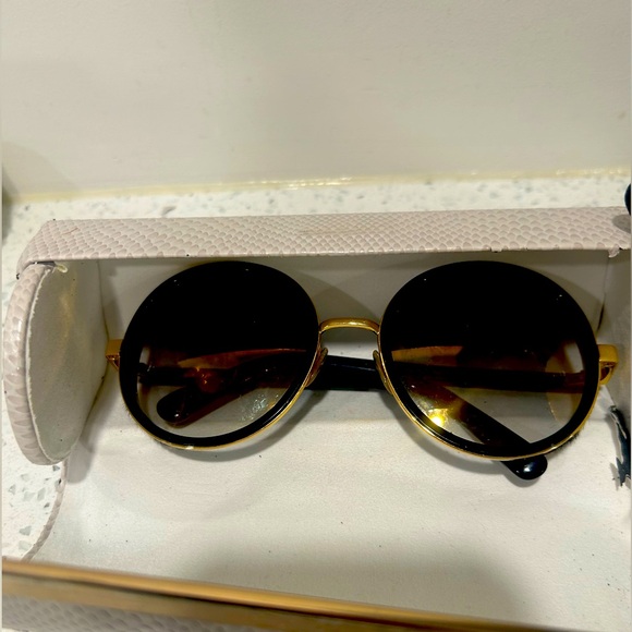 Woman’s Jimmy Choo Sunglasses. - Picture 1 of 9